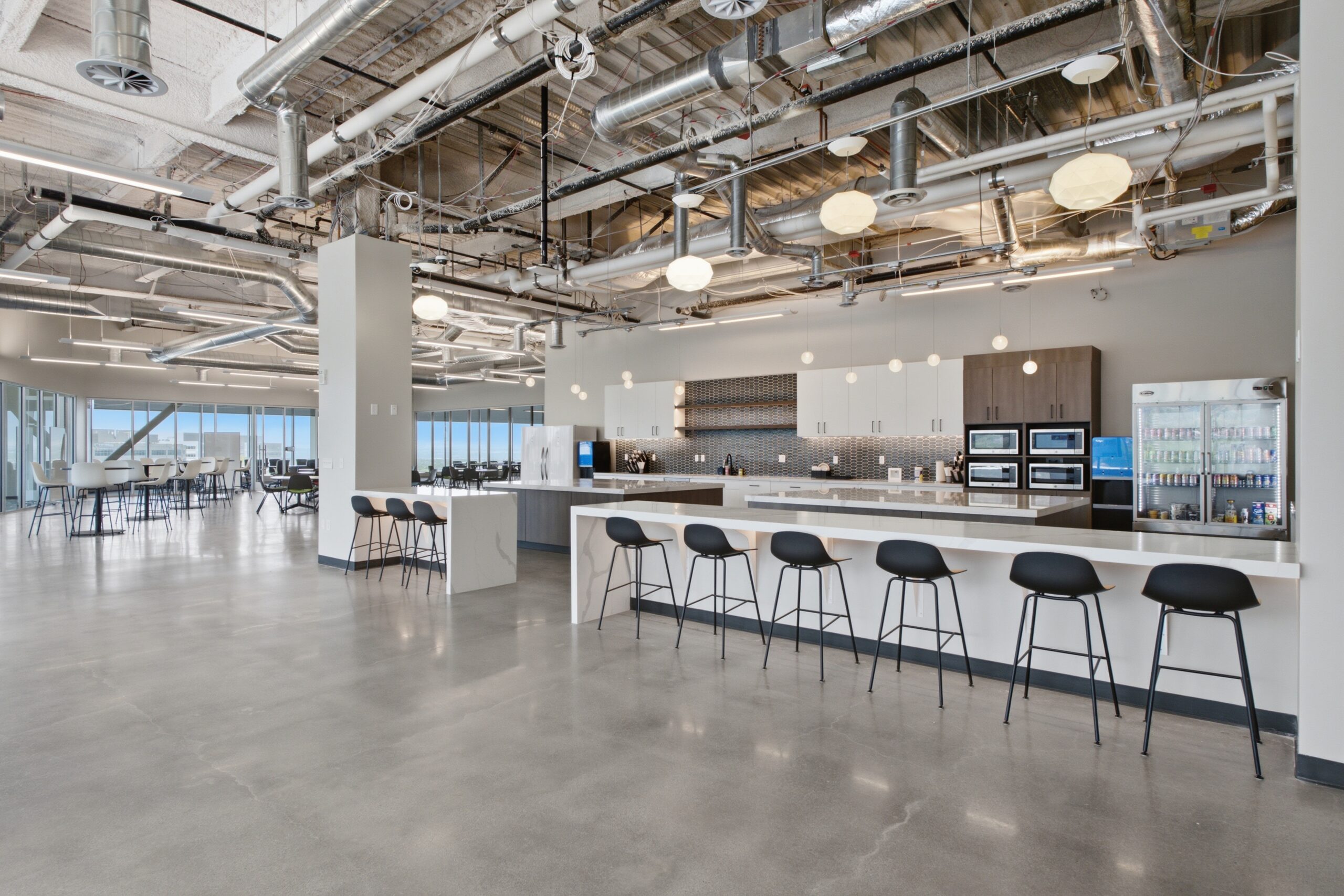 Flexible meeting space that adapts to the size of the group