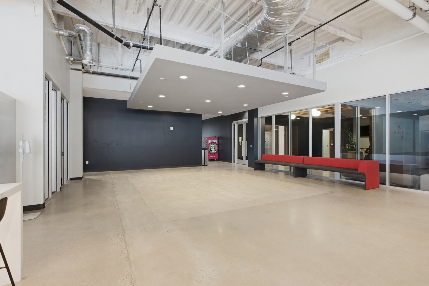 Arrival area on the renovated seventh floor