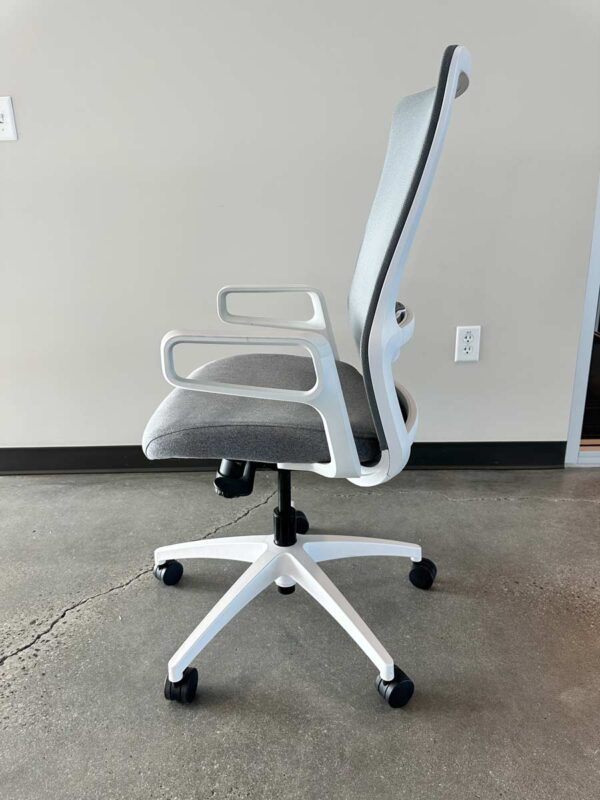 Sit on It Novo White Task - Image 4