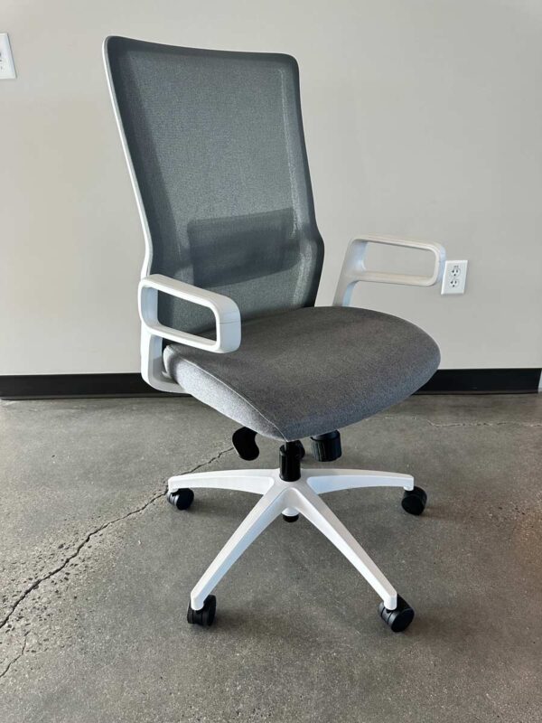 Sit on It Novo White Task
